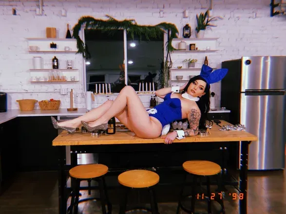 OnlyFans cuenta weeabooty header 2