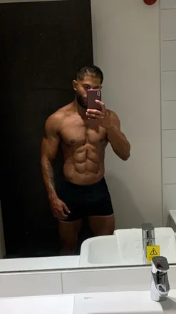 OnlyFans cuenta u233894490 header 2