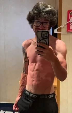 OnlyFans account  teepee_77 avatar 1