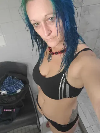 OnlyFans cuenta rainbow_queen.84 header 2