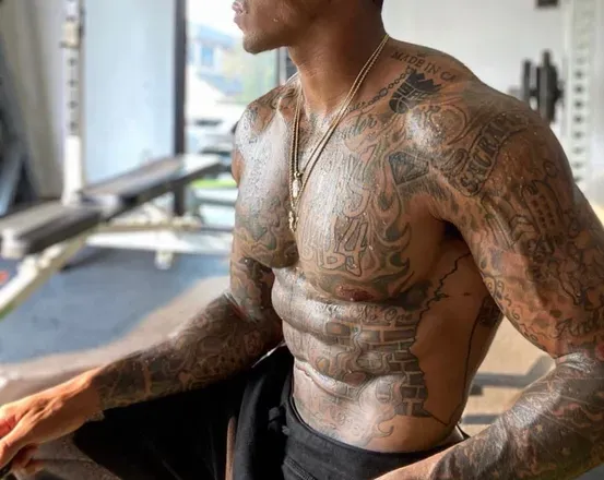 OnlyFans cuenta tattedfit69 header 2