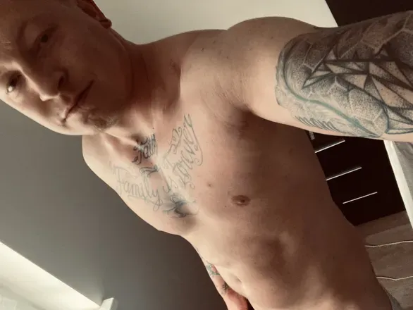 OnlyFans cuenta menfeetguy avatar 1