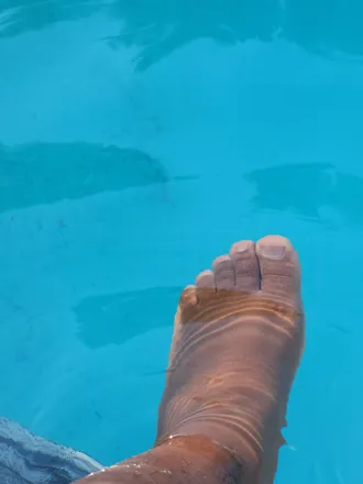 OnlyFans cuenta kingstonfeet header 2