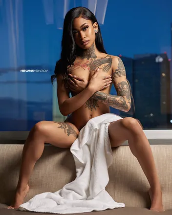 OnlyFans cuenta yumim header 2