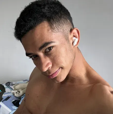 OnlyFans account  menorzinho.hot avatar 1
