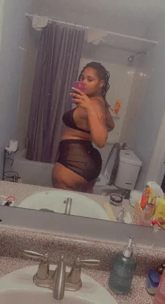 OnlyFans cuenta queenbeee01 header 2
