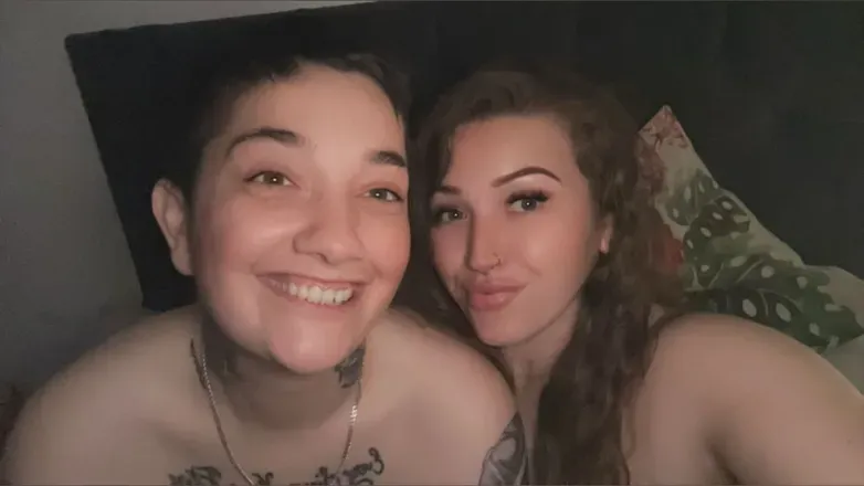 OnlyFans cuenta naughtylesbianlovers avatar 1