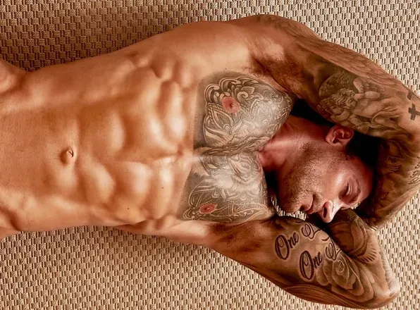 OnlyFans account  papikocic header 2