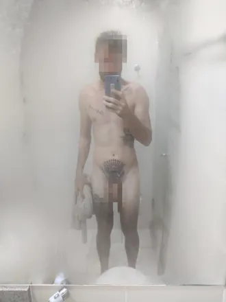 OnlyFans cuenta youngpioneer header 2