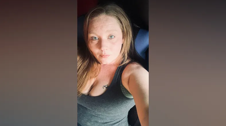 OnlyFans cuenta little_red77 header 2
