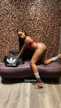 OnlyFans cuenta smoochesss8 avatar 1