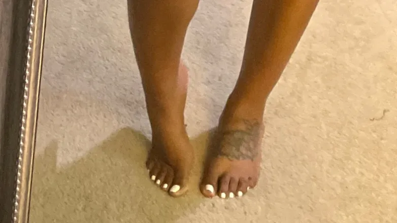 OnlyFans cuenta simplysoftfeet1 header 2