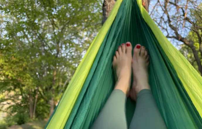 OnlyFans cuenta toes_byrose header 2
