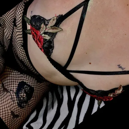OnlyFans account  rojita_fresita header 2