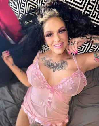 OnlyFans cuenta sunflowergardenzzz avatar 1