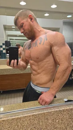 OnlyFans account  gingerpapi header 2