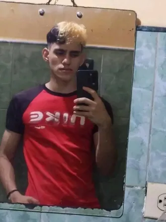OnlyFans cuenta ayrr99 header 2
