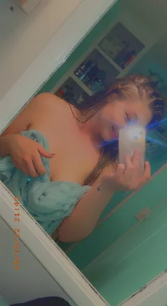 OnlyFans cuenta freakykiki143 header 2