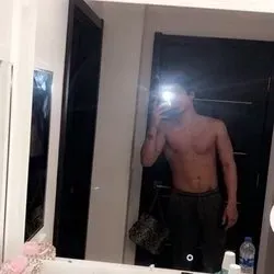 OnlyFans account  derrickhood_ avatar 1