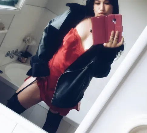 OnlyFans cuenta withcherryonit avatar 1