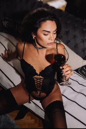 OnlyFans cuenta lanegratevez avatar 1