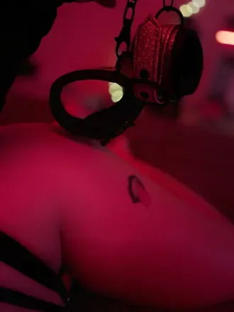 OnlyFans account  thetinytay header 2