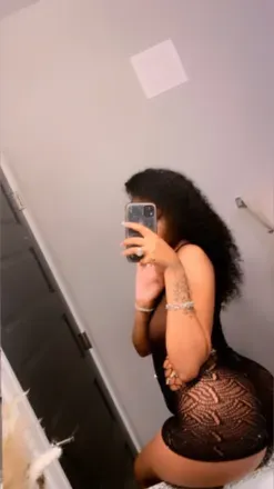 OnlyFans account  strawberry_322 avatar 1
