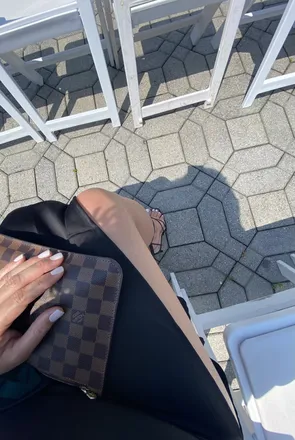 OnlyFans cuenta yesherfeet header 2