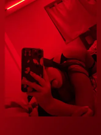 OnlyFans cuenta anaskyy header 2