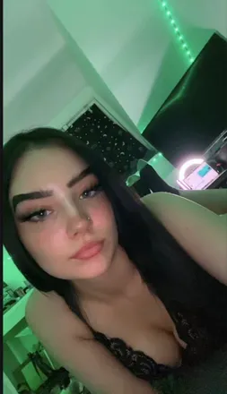 OnlyFans cuenta cerisx header 2