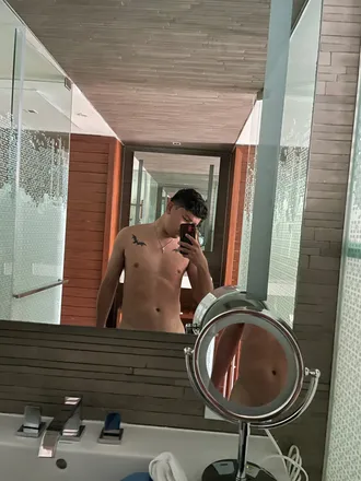 OnlyFans cuenta alexanderdgzz header 2