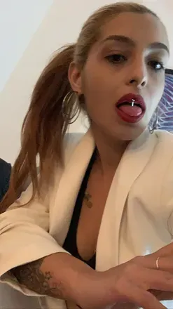 OnlyFans cuenta iuliagiulia header 2