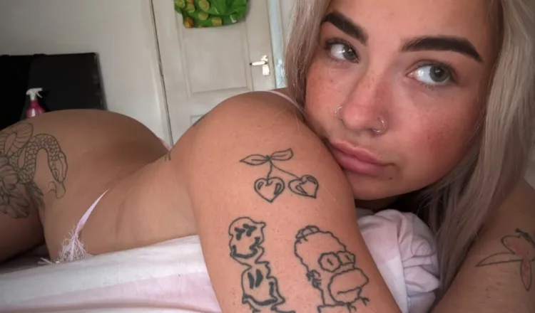 OnlyFans cuenta avasmallxo header 2