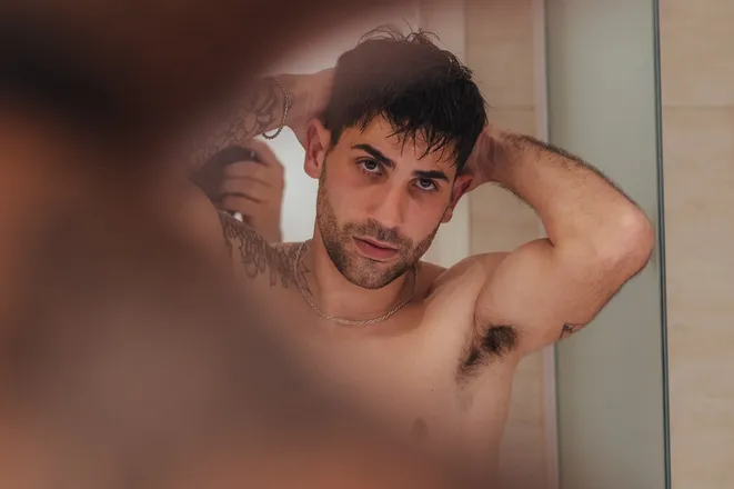 OnlyFans account  only.maxi header 2
