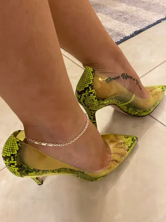 OnlyFans cuenta loveposhfeet header 2