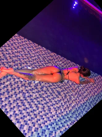 OnlyFans cuenta kmila_model header 2