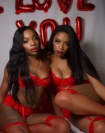 OnlyFans of thewivess