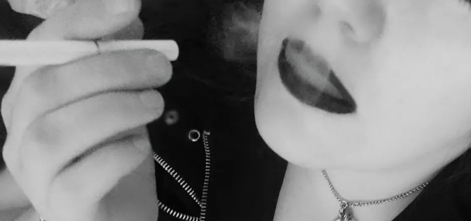 OnlyFans cuenta smokinghotdoll header 2