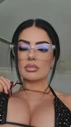 OnlyFans account  magentavixxxen avatar 1