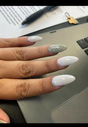 OnlyFans cuenta prettylittlenails header 2