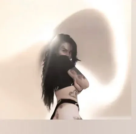 OnlyFans account  vixxxenvalentinaofficial header 2