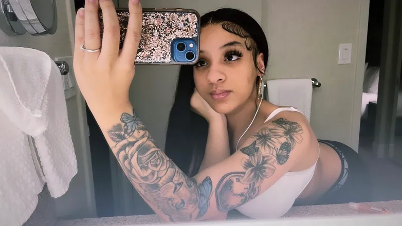 OnlyFans account  skyycf header 2