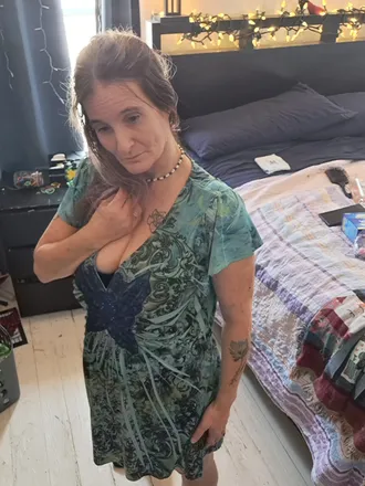OnlyFans cuenta skye1972peaches header 2