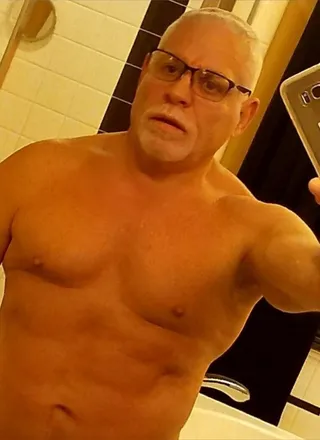OnlyFans cuenta italmusclstud65 header 2