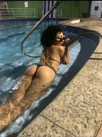 OnlyFans cuenta chloe2122 header 2