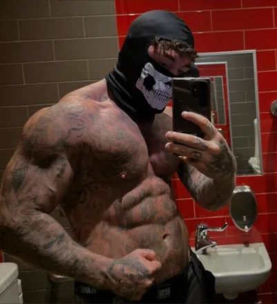 OnlyFans account  zade_masked avatar 1