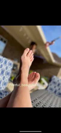 OnlyFans cuenta feetful_beauty420 header 2