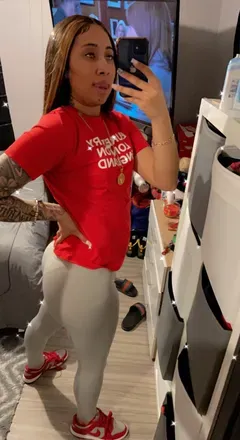 OnlyFans account  bossmommyglo avatar 1