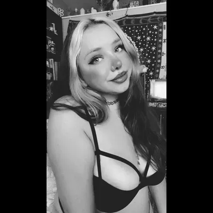 OnlyFans cuenta elfqueen7398 avatar 1