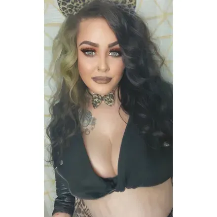 OnlyFans cuenta boobsandbourbon previous_avatars_1 3